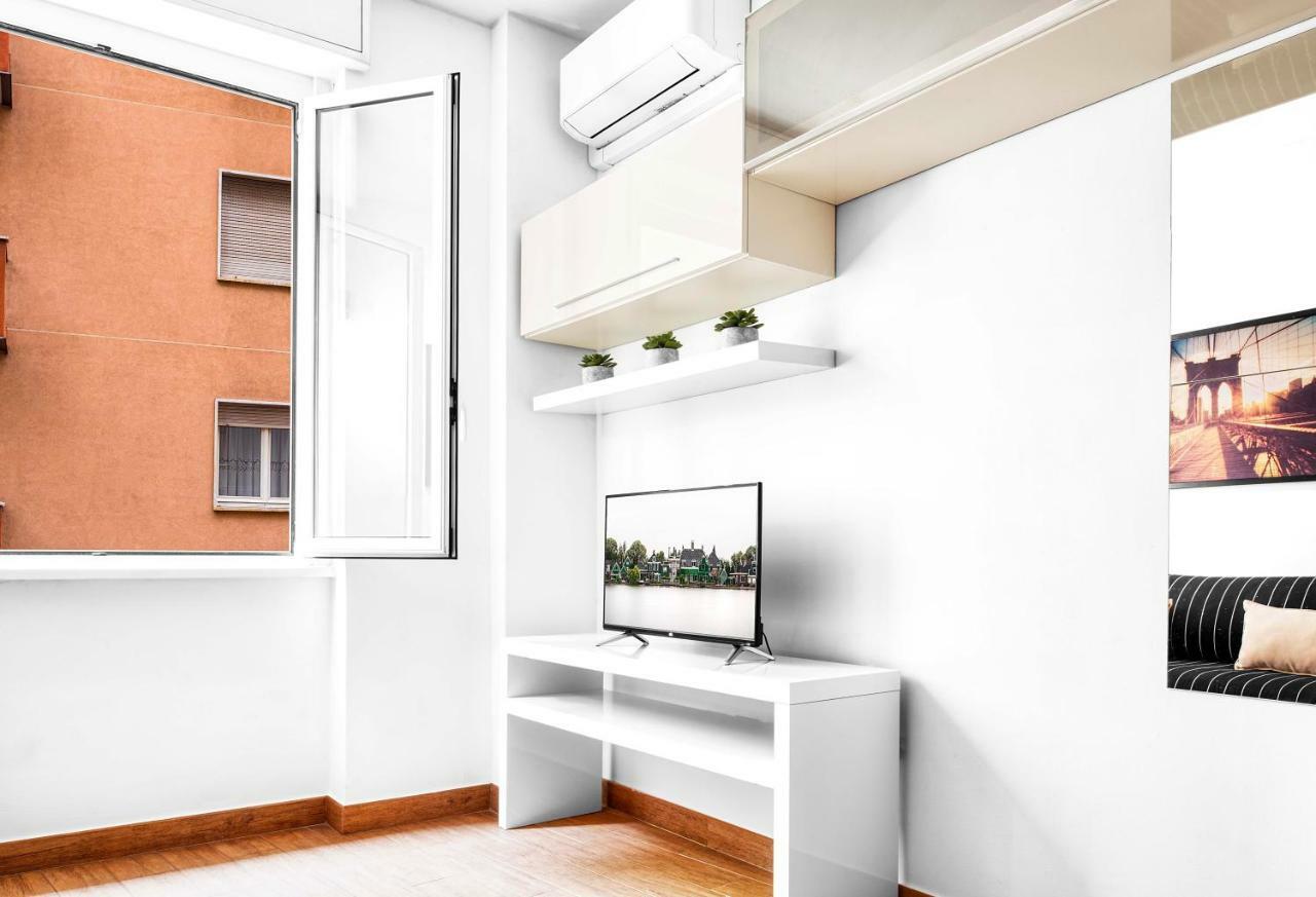 Apartment Near Central Station Милан Экстерьер фото